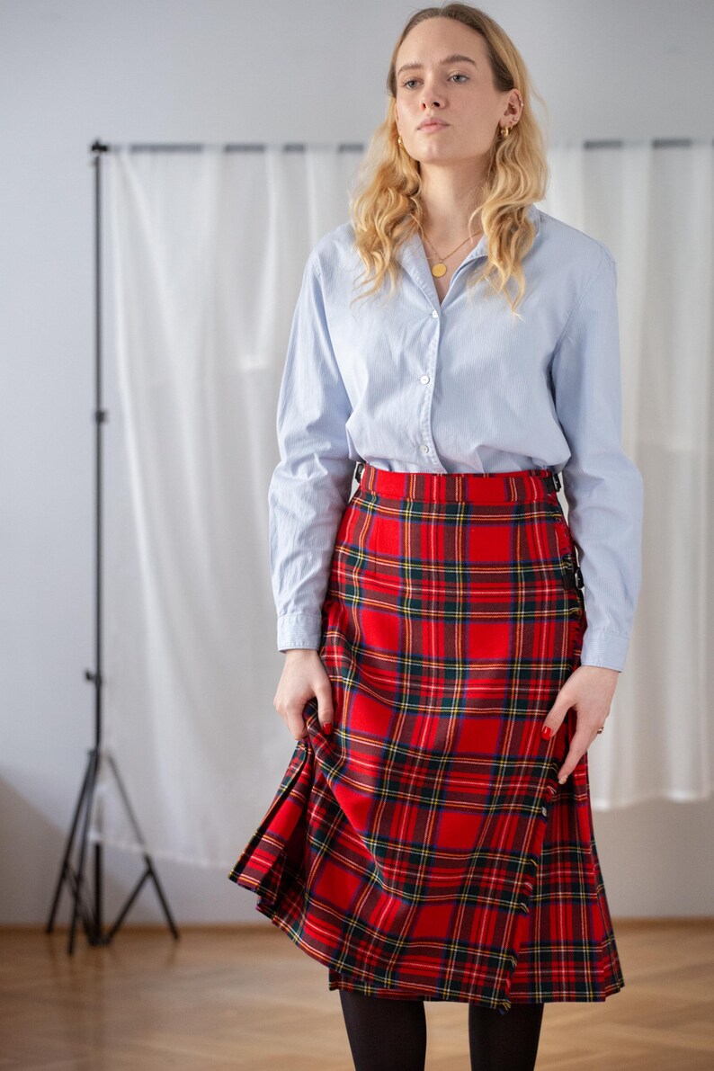 Scottish Vintage Tartan Wool Kilt: Plaid Midi Wrap Skirt in Red for Women (size XS-S), Tailored in Scotland image 7