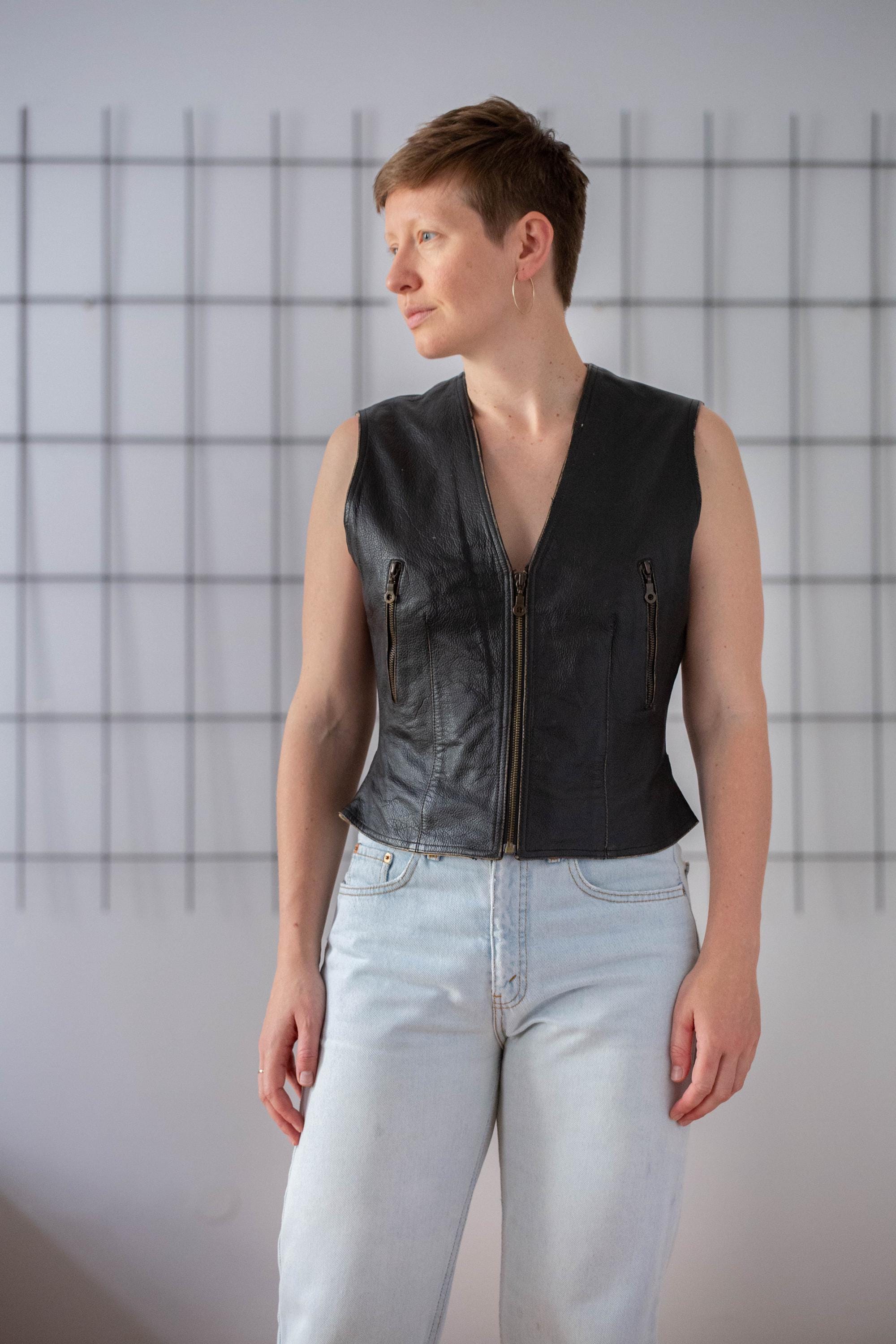 Vintage Leather Zip up Vest in Black for Women | Size M