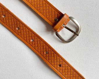 Vintage Tan Brown Leather Belt: Unisex Textured Silver Buckle