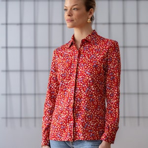 Italian Vintage Floral Cotton Blouse in Red for Women Size XS S Flower Print Button Down Jersey Shirt Top. Made in Italy NVS866 image 9