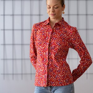 Italian Vintage Floral Cotton Blouse in Red for Women Size XS S Flower Print Button Down Jersey Shirt Top. Made in Italy NVS866 image 7