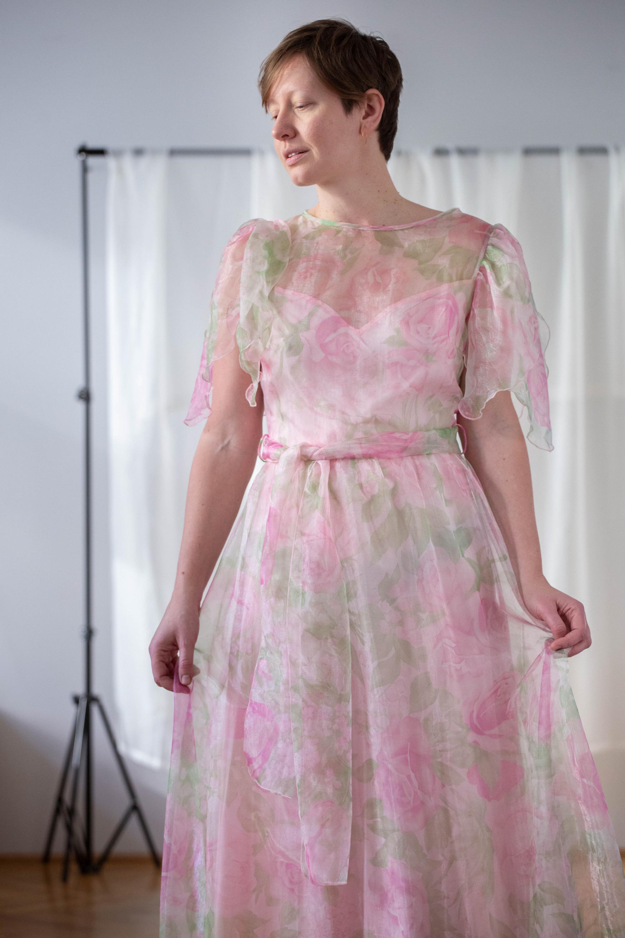 Vintage Vera Mont Floral Maxi Dress in Light Pink With Large Rose 