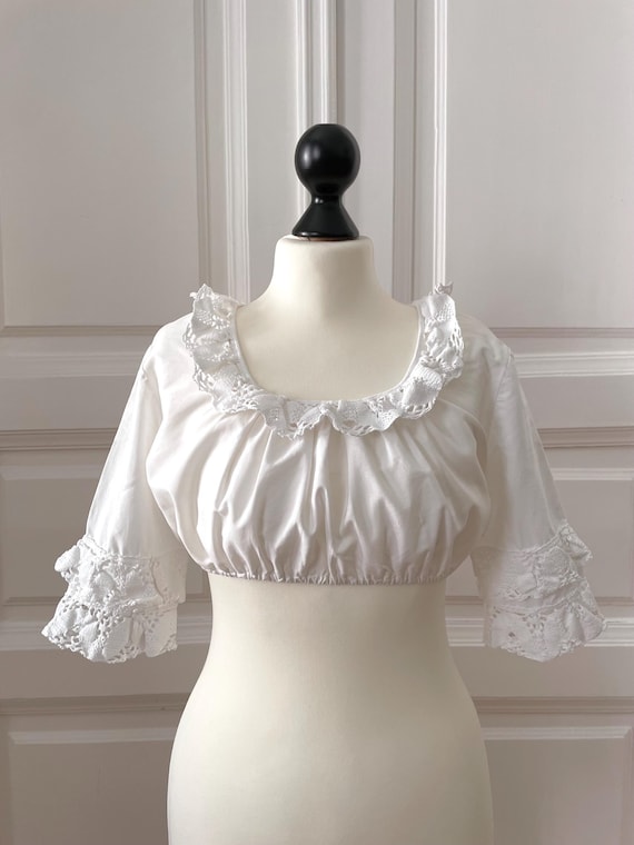 Vintage Dirndl Crop Blouse: White Cotton Scoop Neck Top (size XS), Ruffle Lace Collar, Crochet Sleeves Hem