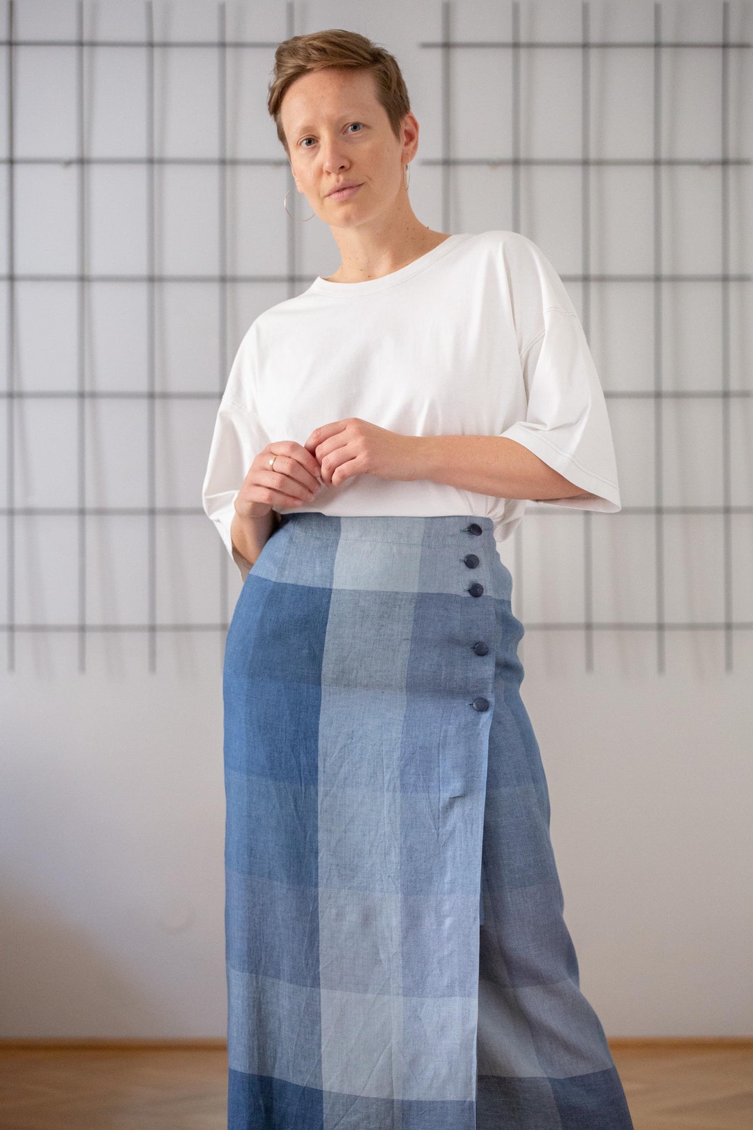 Falda cruzada de lino vintage: maxi azul a cuadros, talla 40 UE