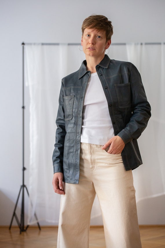 Vintage en cuir veritable en bleu acier pour femme Taille L Manteau a col droit boutonne avec surpiqures. Vetements d exterieur NVS738 Etsy Canada