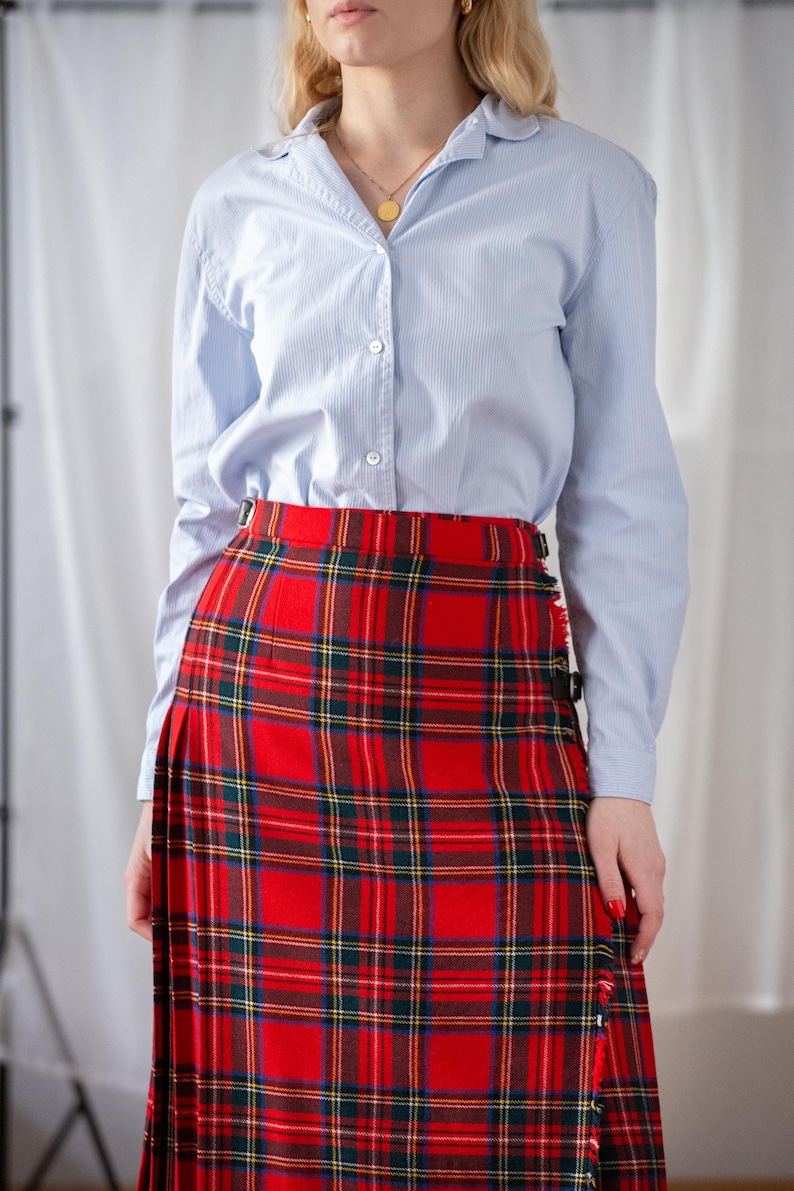 Scottish Vintage Tartan Wool Kilt: Plaid Midi Wrap Skirt in Red for Women (size XS-S), Tailored in Scotland image 4