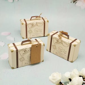 10 stk-50 stk/partij milieuvriendelijke papieren retro reiskoffer bagagedozen, bruiloftsgasten, geschenkdozen met tags, feest- en zakelijke verpakkingen