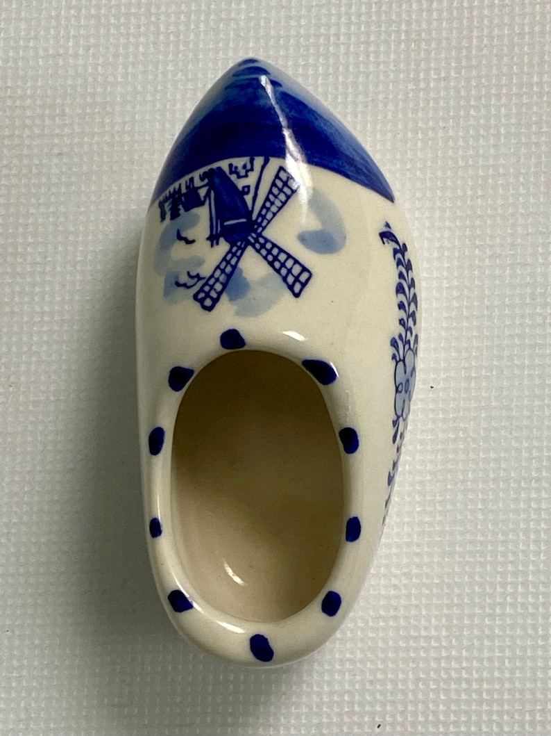 Vintage Delft Blue Shoes Brooch