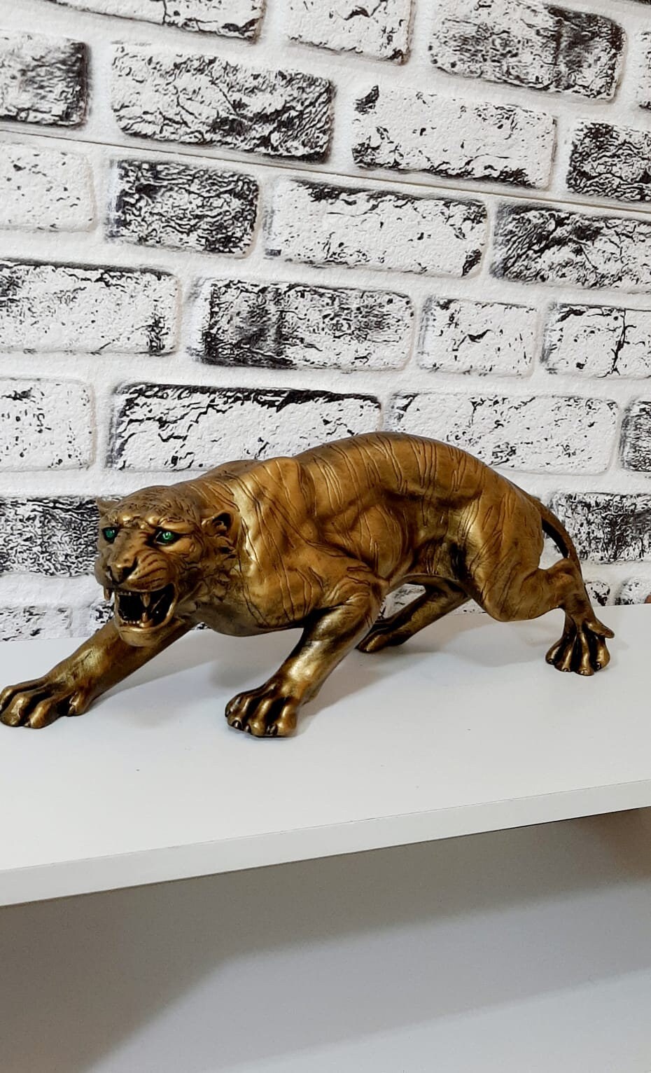 Resin Leopard Statue, Sculpture For Living Room Desktop Car Dashboard