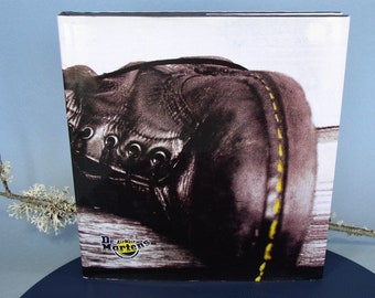 Dr. Martens/Air Wair.Editions &quot;Air Wair Limited&quot;.1999.Book of Photos/Texts.Visual Documentary.Cultural History.Revolution.CulturalCan.