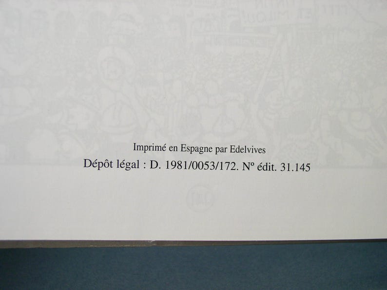 Może przedstawiać: Zbliżenie na białą stronę z czarnym tekstem. Tekst brzmi "Imprim&eacute; en Espagne par Edelvives D&eacute;p&ocirc;t l&eacute;gal: D. 1981/0053/172. N&deg; &eacute;dit. 31.145".