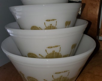 Vintage Federal Glass Green Kitchen Aids bowl set