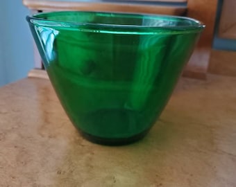 Vintage dark green small glass splash bowl in excellent vintage condition