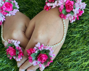 Künstliche Hand Gajra Set/ Blumen Armband/ Floral/ Braut/ Hochzeitsgäste/ Haldi/Mehndi/Sangeet/ mayoon/ haath gajra/ armreifen/ artificia