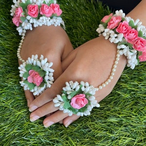 Artificial Hand Gajra set/ Flower bracelet/ floral/ Bridal/ wedding Guests/ Haldi/Mehndi/Sangeet/ mayoon/ haath gajra/ bangles/ artificial