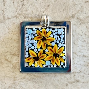 Flower mosaic pendant