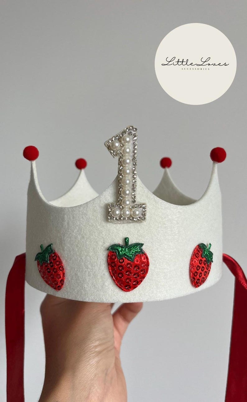 Berry Cute First Birthday Crown | Strawberry Birthday Crown | 1st Birthday Felt Crown | Cake Smash Crown | Little Girl Birthday Crown bild 8