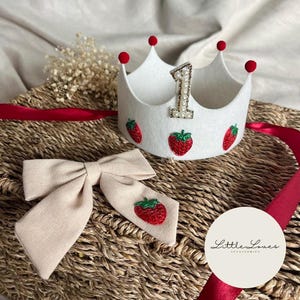 Berry Cute First Birthday Crown | Strawberry Birthday Crown | 1st Birthday Felt Crown | Cake Smash Crown | Little Girl Birthday Crown bild 9