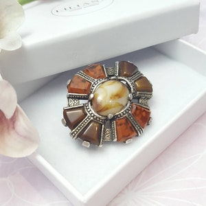 Vintage Miracle Celtic Brooch: Faux Agate Gold Tone Pin | Pre-owned