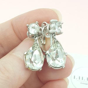 TRIFARI Rhinestone Teardrop Clip on Earrings Vintage Earrings Pre-owned image 9