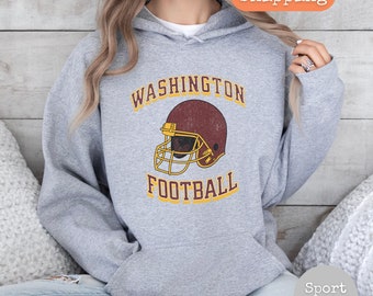 Washington Football Vintage Helm Grafik T-Shirt, Distressed Sport Fan T-Shirt, Lässige Sportkleidung, Retro Football Shirt Design, Kommandant