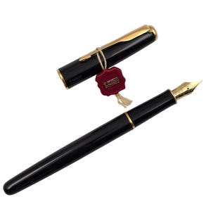 Parker Sonnet Füllfederhalter, schwarzer Lack, 18K Goldfeder, Frankreich, ausgezeichneter Zustand, ideales Geschenk für Profis