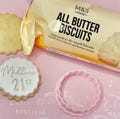 M&S cookie cutter scallop edge for fondant icing. DIY stamp embosser to make custom all butter biscuits hack cookies topper m and s 5cm 6cm