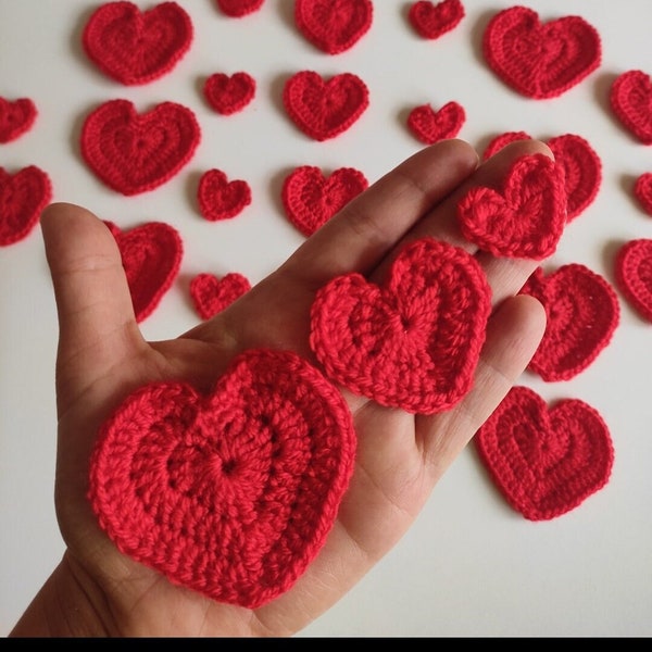 10 Pièces Coeurs de la Saint-Valentin, Cadeaux de la Saint-Valentin, applique Croched Hearts, Coeurs rouges faits à la main, Coeurs au crochet, décor cardigan