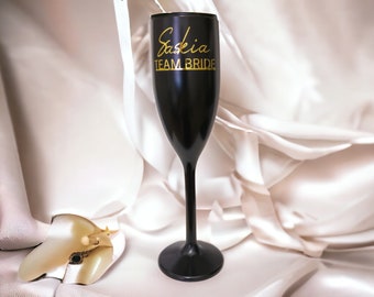 Personalisiertes Sekt Kunststoff-gläser für JGA | Junggesellinnenabschied | Team Braut & Bride | Perfektes Geschenk Brautjungfern Schwarz