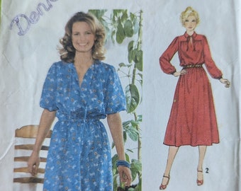 1979 Dress w Tie Neck + Gathers size 10 bust 32.5 complete vintage Simplicity 9062 sewing pattern long or short sleeves