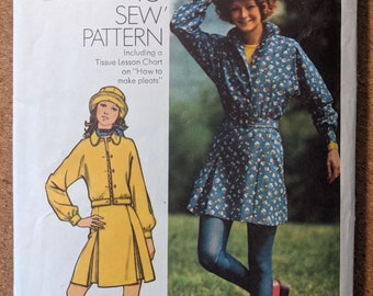 1972 Short Dolman Sleeve Jacket Pleated Skirt Bucket Hat size 18 bust 40 vintage Simplicity 5422 sewing pattern 1970s