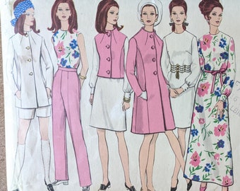 1969 lovely mod Coat Jacket Dress Blouse Pants Shorts size 12 bust 34 complete vintage Vogue 7495 sewing pattern 1960s