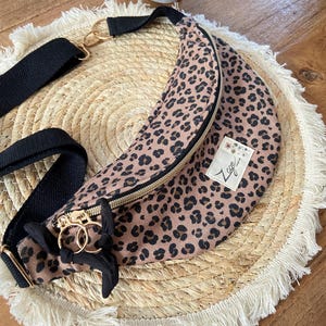 Sac Banane Léopard marron  - tissu sweat  -  brown Fanny Pack, Bum bag, Gürteltasche, belt bag , Sac personnalisable