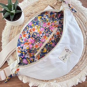 Women&#39;s Canvas Fanny Pack - white canvas / multicolor floral patterns - Fanny Pack, Bum bag, Gürteltasche, belt bag, Marsupio