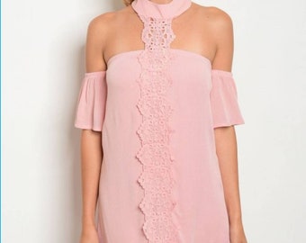 Lindo vestido rosa (hombros descubiertos)
