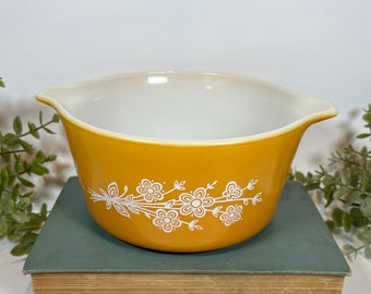 Vintage Pyrex Butterfly Gold 473 B 1 Quart Casserole Dish (no lid)