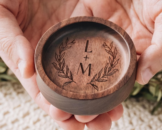 Wood Ring Dish Personalized, Engagement Ring Dish,Wedding Ring Holder, Custom Jewelry Dish - Gift for Mom Her