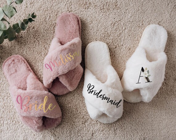 Pantofole da sposa Pantofole personalizzate Proposta di damigella d onore per festa nuziale Pantofole da damigella d onore Regali per addio al nubilato Pantofole personalizzate Etsy Italia