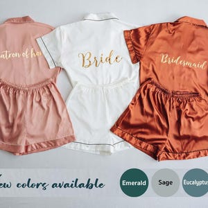 Conjuntos de pijamas para novias y damas de honor, conjuntos de pijamas para damas de honor para prepararse, conjuntos de shorts de satén, regalos para la dama de honor imagen 1