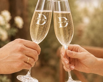 Personalized Glass Champagne Flutes, Engraved Wedding Toasting Set of 2 with Box, Mr and Mrs Wedding or Engagement Gift