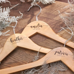 Personalized Bridesmaid Hangers Bride Hangers Wedding Dress Hangers Custom Name Engraved Wooden Hanger Bridesmaid Proposal zdjęcie 6