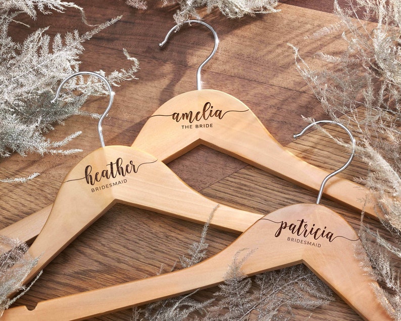 Personalized Bridesmaid Hangers Bride Hangers Wedding Dress Hangers Custom Name Engraved Wooden Hanger Bridesmaid Proposal zdjęcie 6