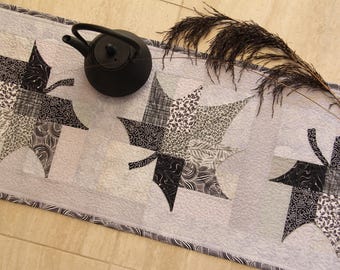 Tafelloper, uniek cadeau, kunst aan de muur, kunstquilt, textielkunst, gewatteerde tafelloper, dinerdecor, vezelkunst, herfstverlofontwerp, tafeldecoratie