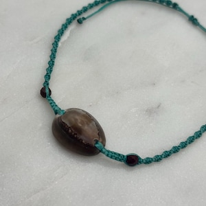 Waterproof and adjustable macrame shell anklet