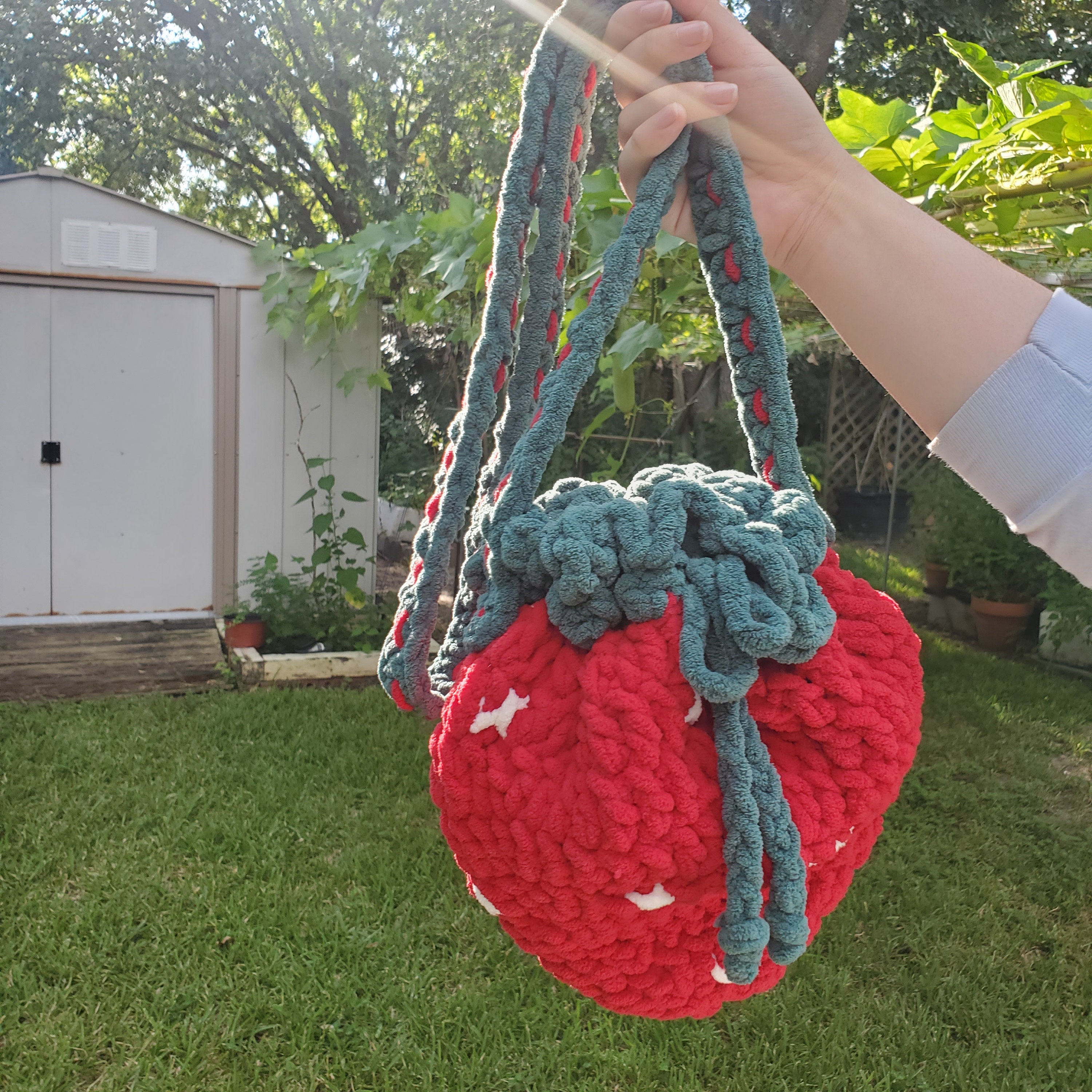 Pink strawberry crochet drawstring bag! 🍓 : r/crafts