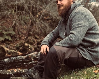 El anorak definitivo para bushcraft: 100% lana para un rendimiento inigualable.