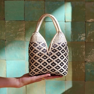 Mini Bolso Canasta Tejido a Mano: Bolso Cuatro Tetas de Paja Colombiana