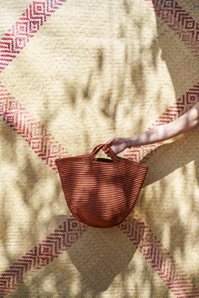 Handmade Basket Tote Bag: Woven Fiber Beach Bag image 4