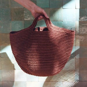 Handmade Basket Tote Bag: Woven Fiber Beach Bag image 5