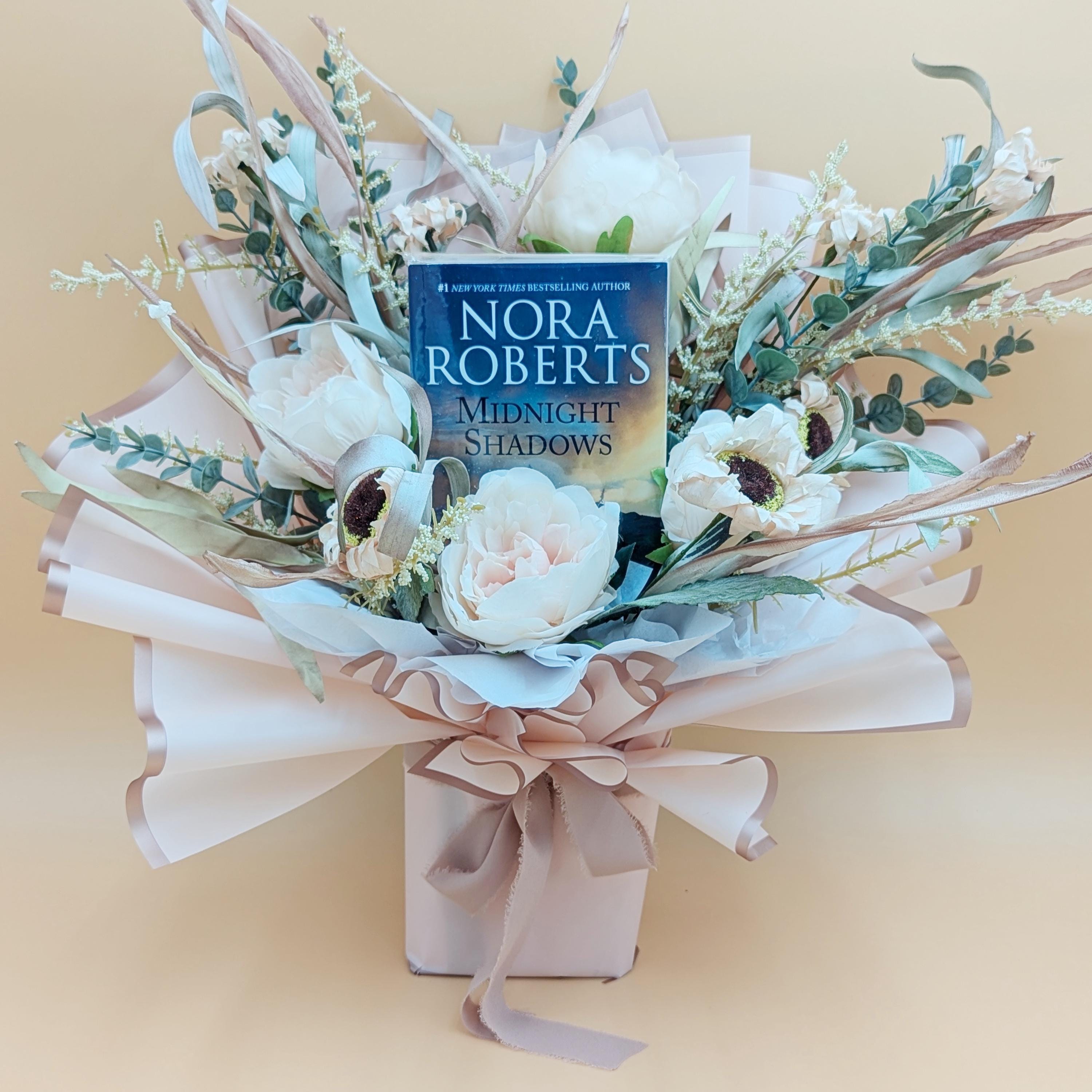 Book Lover Gift for Women Personalized Gift Custom Book Bouquet Gift Book with Flower Bouquet Present for Girlfriend Birthday Gift Reader
